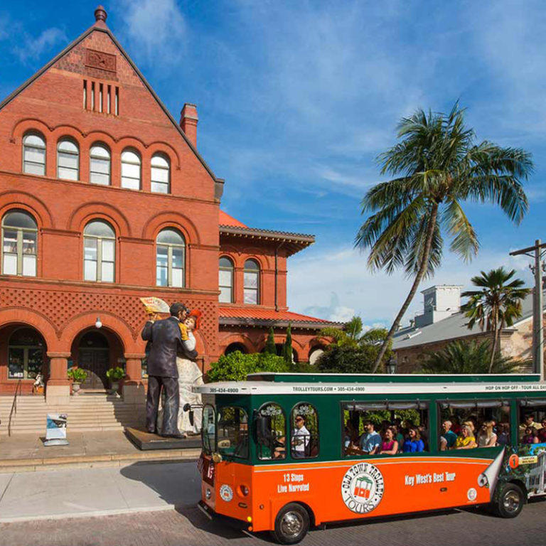 old town trolley infront of custom house