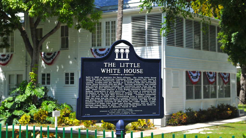The little White House sign