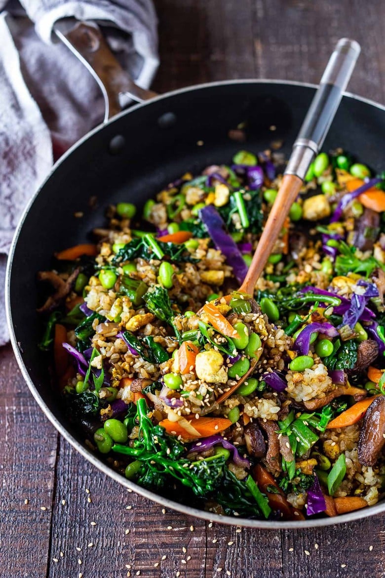 40 Easy Dinner Ideas : Vegetable Fried Rice, made with seasonal veggies and edamame! A highly adaptable recipe that can be made vegan, vegetarian or add chicken or shrimp.